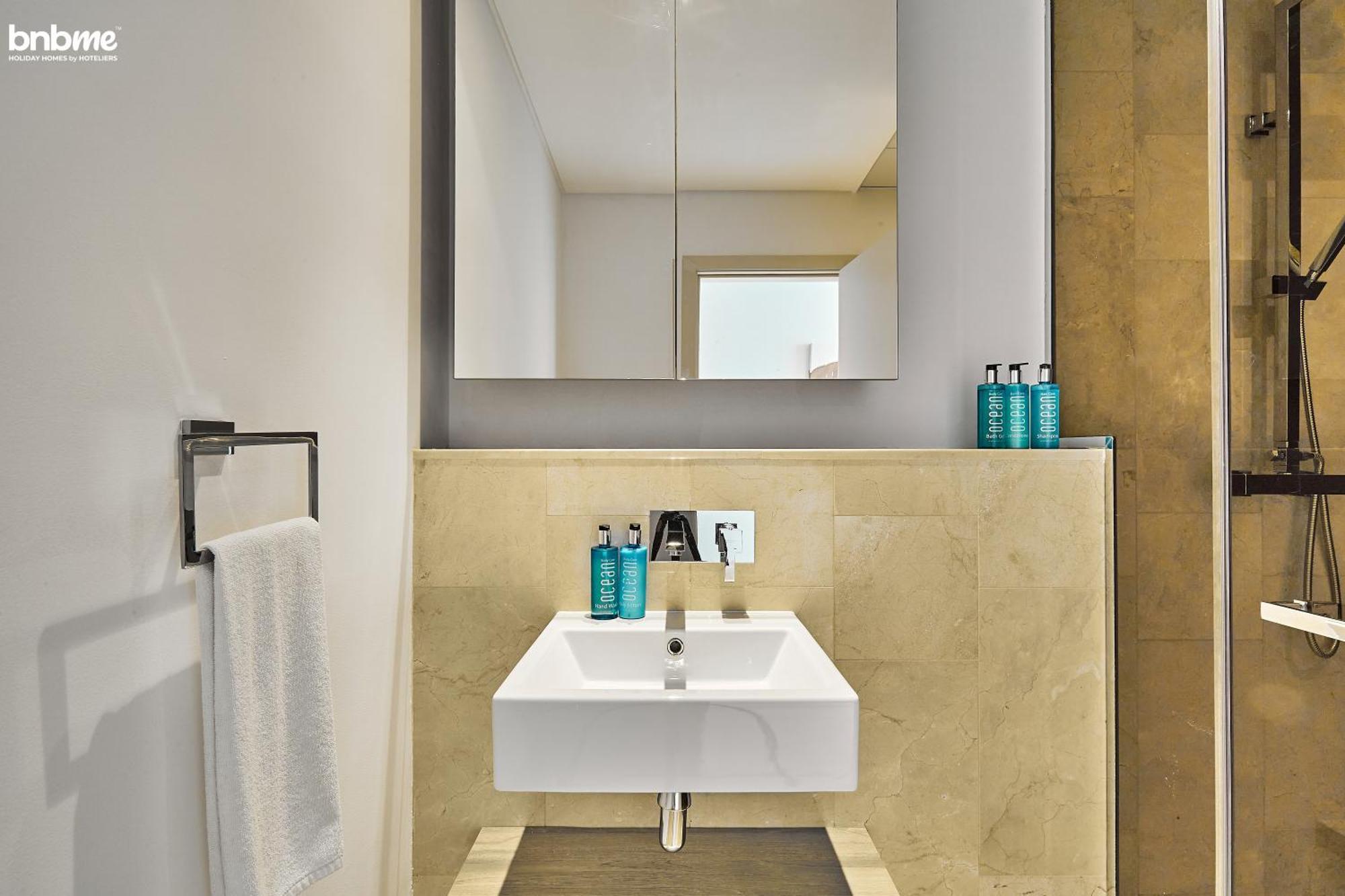 Bnbme - Th8 Palm Hotel Dubai Luaran gambar